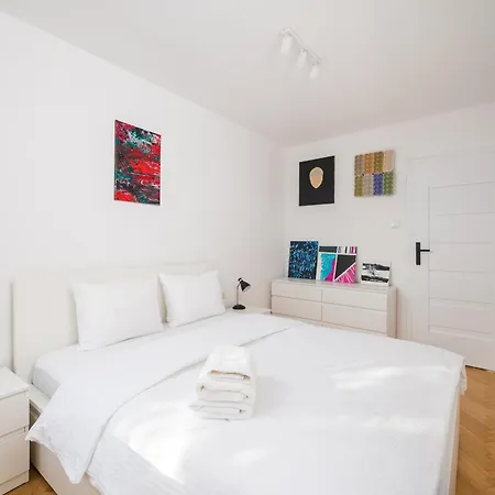 Plac Zbawiciela Harmony By Bookinghost Apartamento